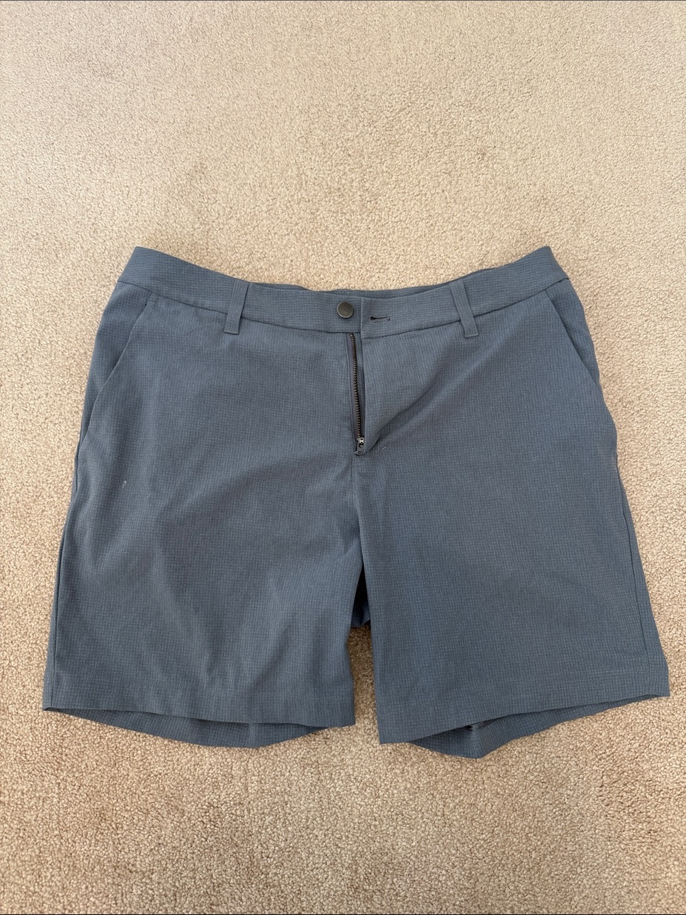 lululemon athletica Men's Flat-Front Golf/Active Shorts in Charcoal Blue